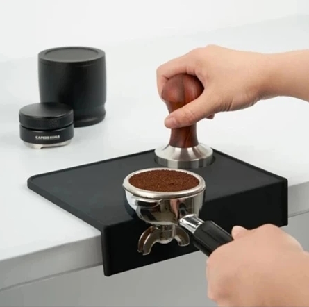 Cafede Kona Corner Tamping Matt Rubber Edge Pad Karet Coffee Tamper Matt Pinggiran Meja