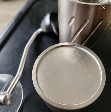 Hand Grinder M48 Penggiling Kopi Manual Stainless Steel Dengan Desain Ergonomis