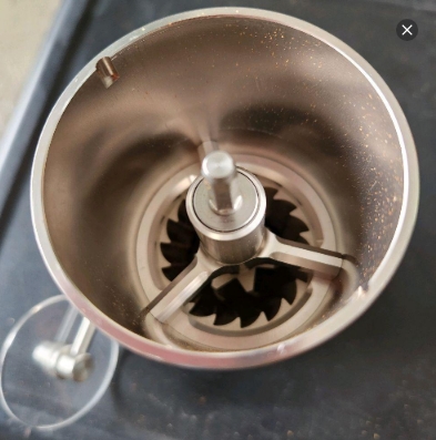 Hand Grinder M48 Penggiling Kopi Manual Stainless Steel Dengan Desain Ergonomis