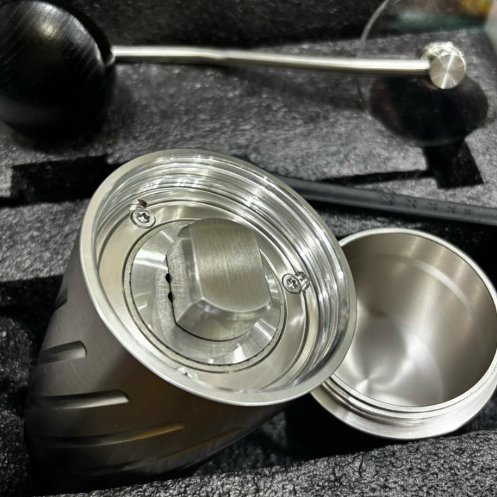 Bene-LABS Hand Grinder Stainless Steel M60 Alat Penggiling Tangan Berkualitas Tinggi untuk Kebutuhan Dapur Anda